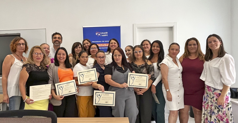 Corazón y Manos impulsa la integración laboral en Sevilla: 72 personas participantes en el programa T-Acompañamos consiguen un empleo